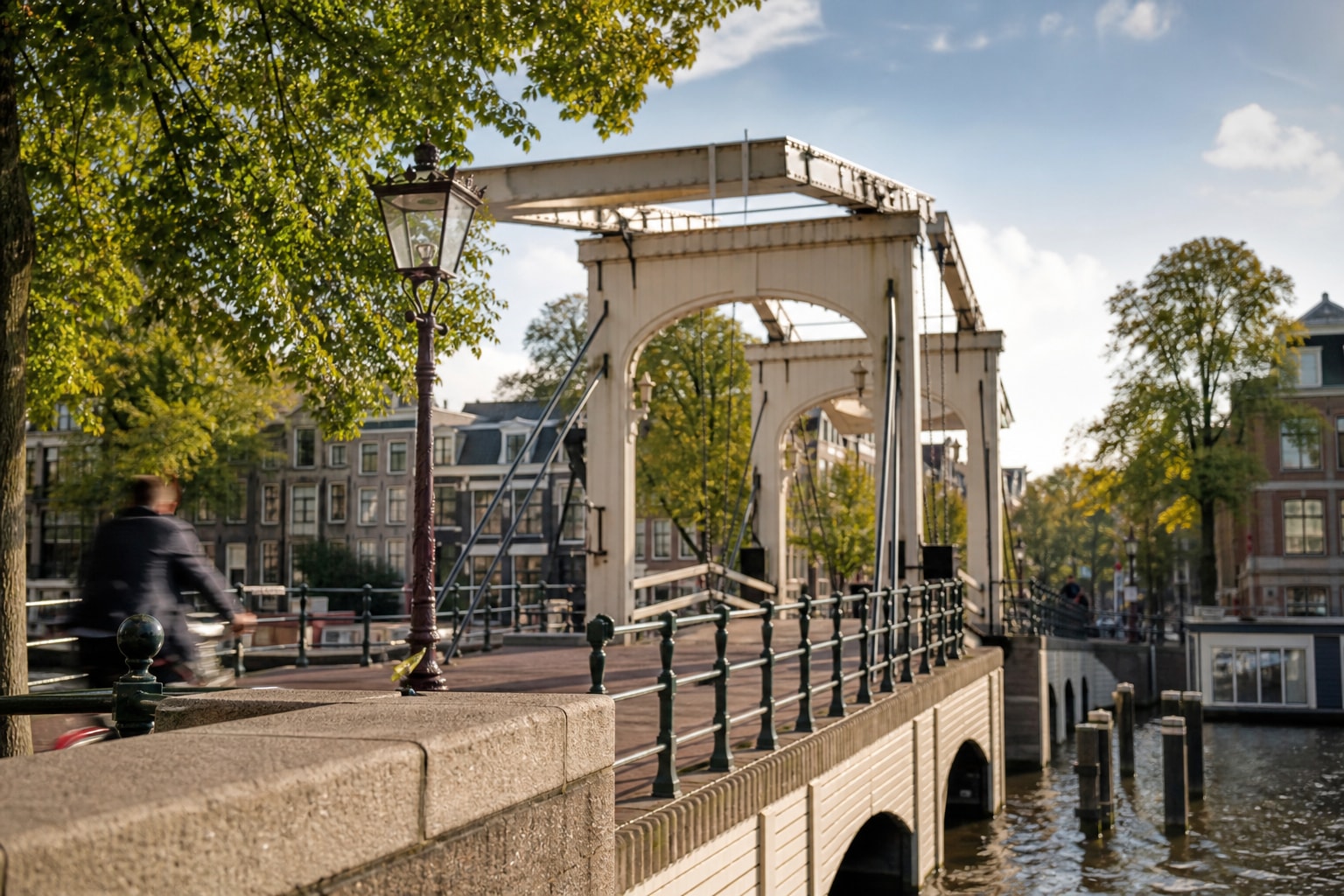 From 1691 to the Present at Magere Brug