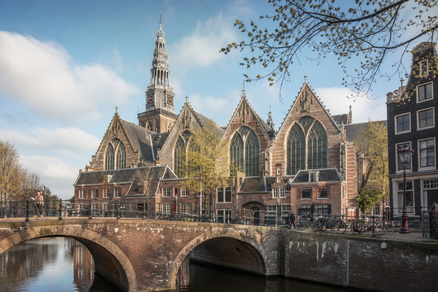From Catholic Splendour to Protestant Simplicity at Oude Kerk