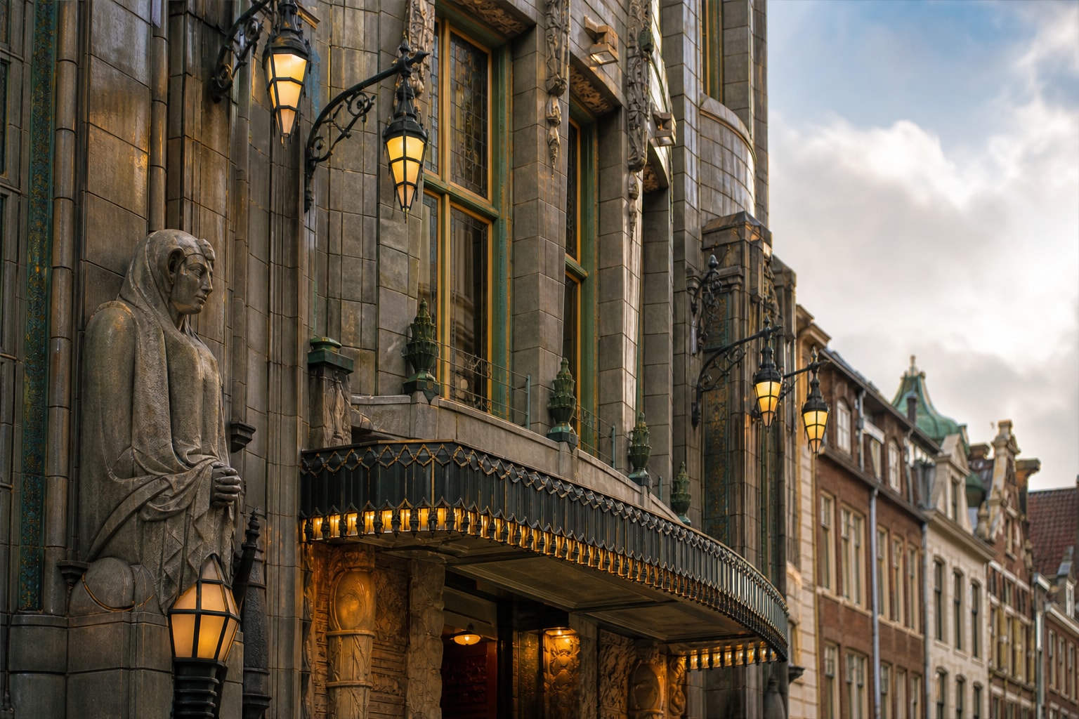 Abraham Tuschinski’s Vision at Pathé Koninklijk Theater Tuschinski