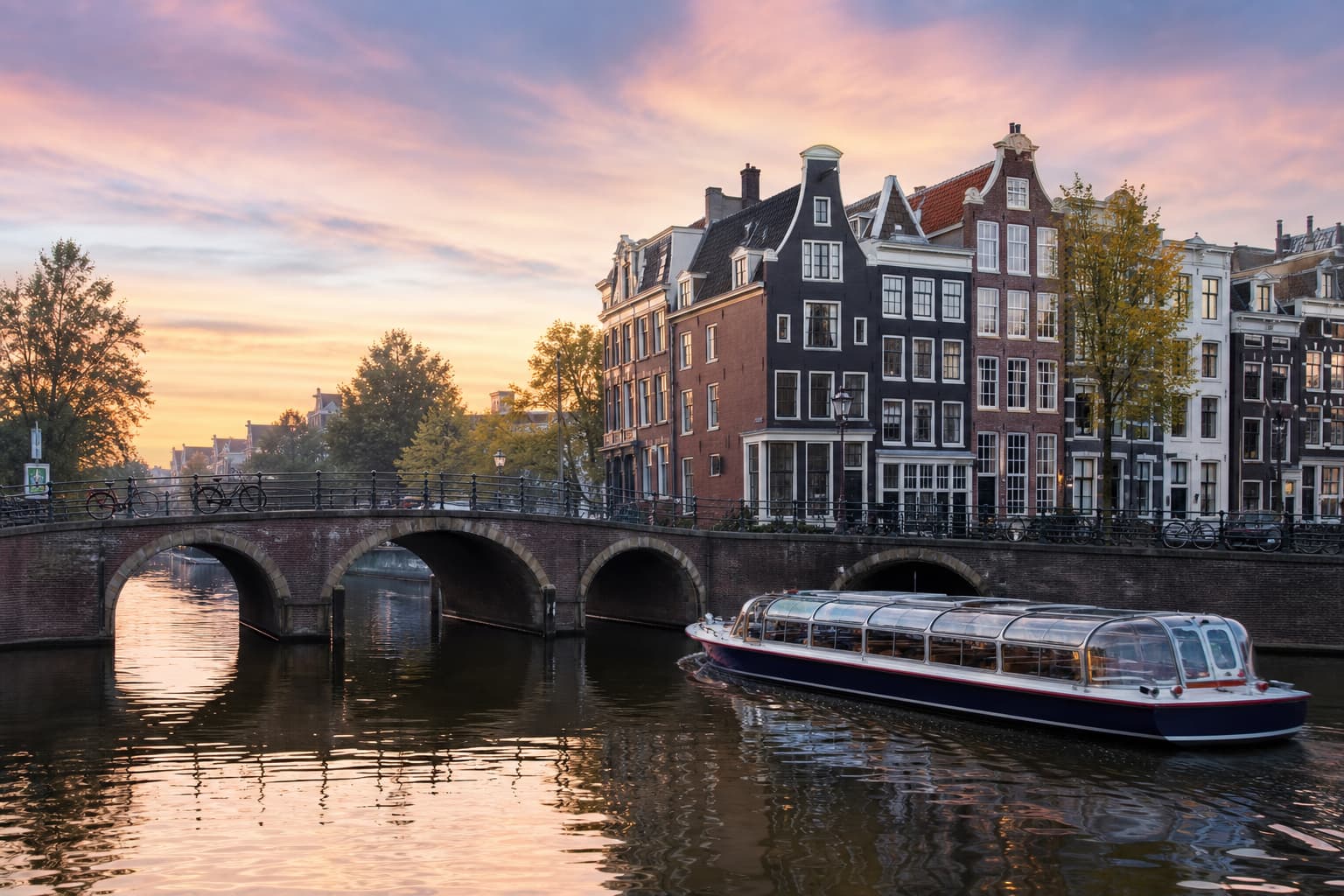 Canals of Amsterdam in Amsterdam